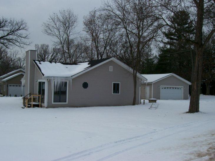 7546 Shorewood Dr., Salem, WI 53168