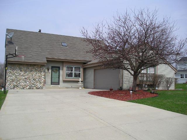 11110 Drake Ln., Franklin, WI 53132