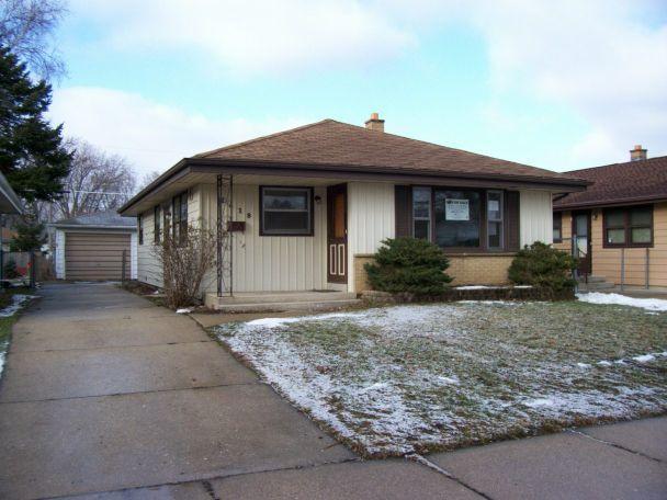 2418 Grove Ave, Racine, WI 53405