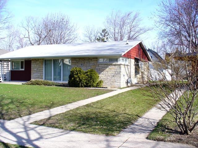 214 W Newhall Ave., Waukesha, WI 53186