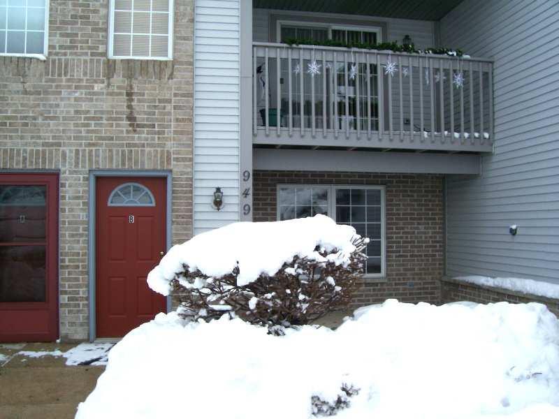 949 Quinlan Dr #B, Pewaukee, WI 53072