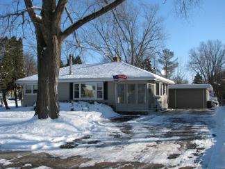 937 N Oakwood Ave., Oconomowoc, WI 53066