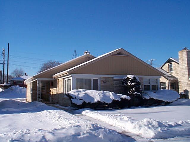 2939 S 37th St, Milwaukee, WI 53215