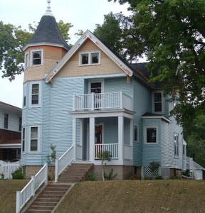 2115 Main St., La Crosse, WI 54601