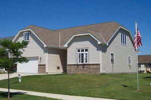 410 Richards Pl., West Bend, WI 53095
