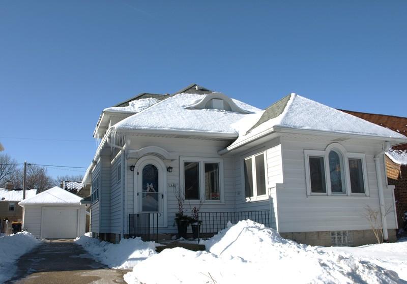 2649 N 72nd St., Wauwatosa, WI 53213