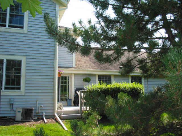 1909 Springbrook North #B, Waukesha, WI 53186