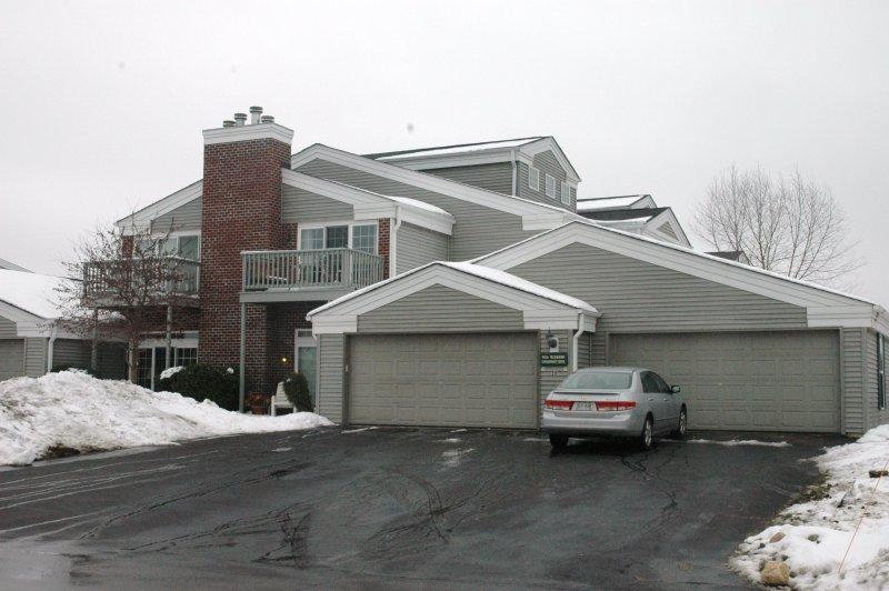 N16W26880 Conservancy Dr #G, Pewaukee, WI 53072