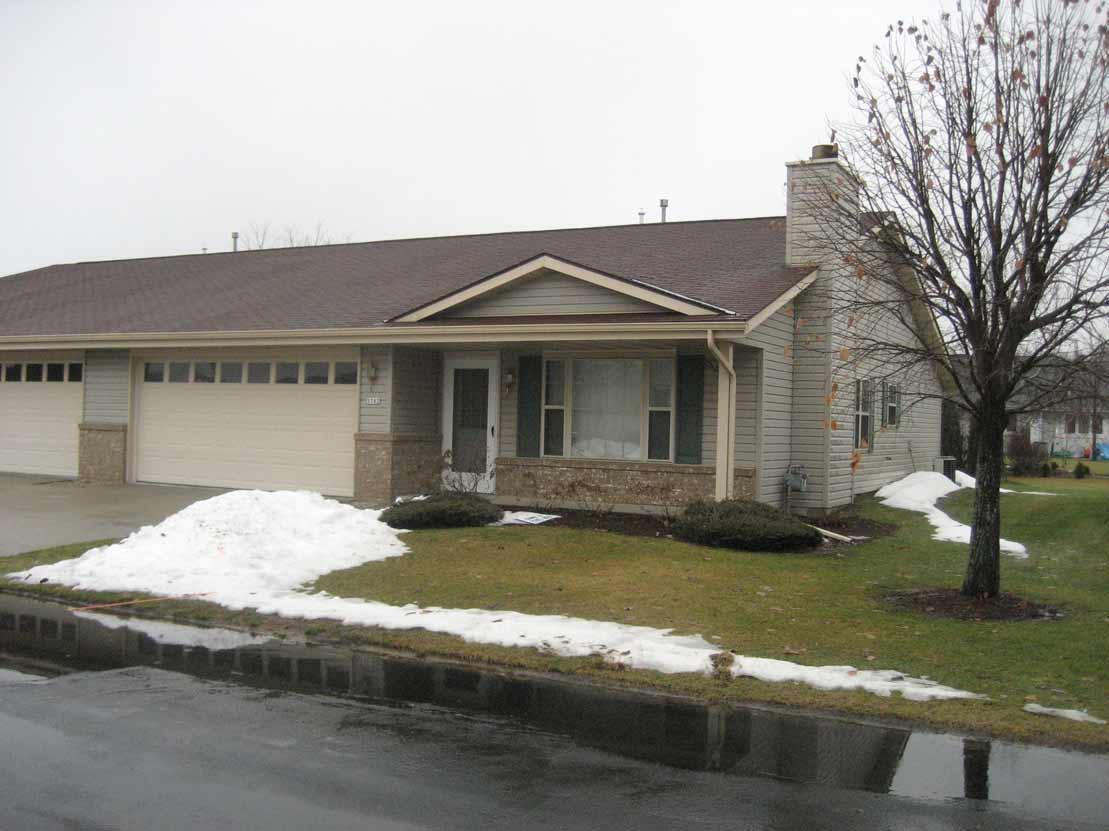 1702 Garden Ln., West Bend, WI 53095