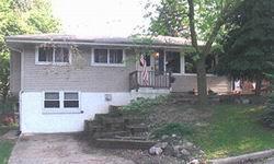 6711 Dellrose Ct., Greendale, WI 53129