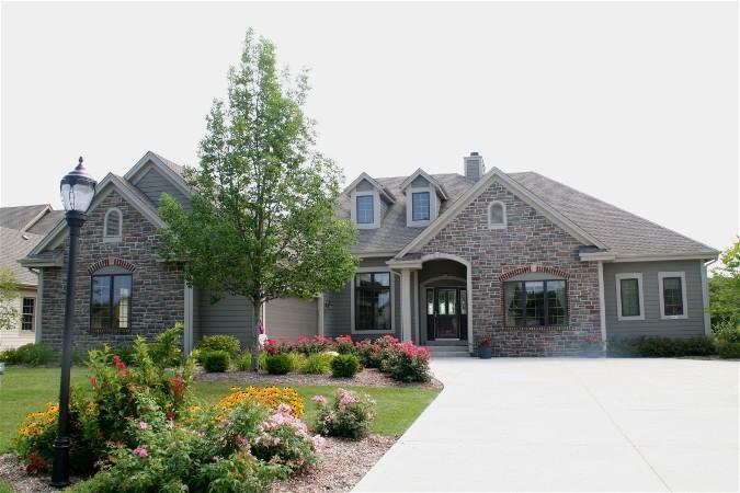 9857 W Prairie Grass Way, Franklin, WI 53132