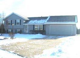 N50W14046 Camelot Ct, Menomonee Falls, WI 53051