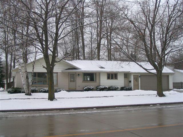 2025 Menasha Ave., Manitowoc, WI 54220