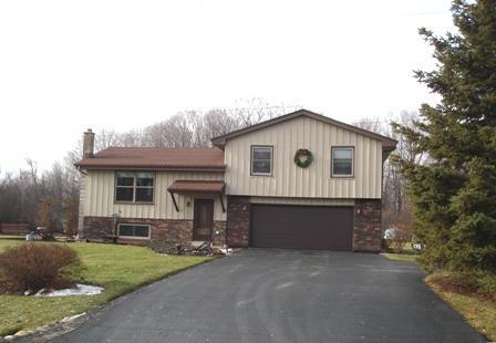 4495 S Valley Ln, New Berlin, WI 53146