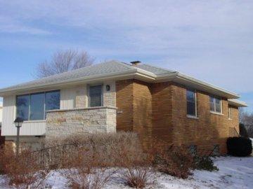 10402 W Feerick Pl., Wauwatosa, WI 53222