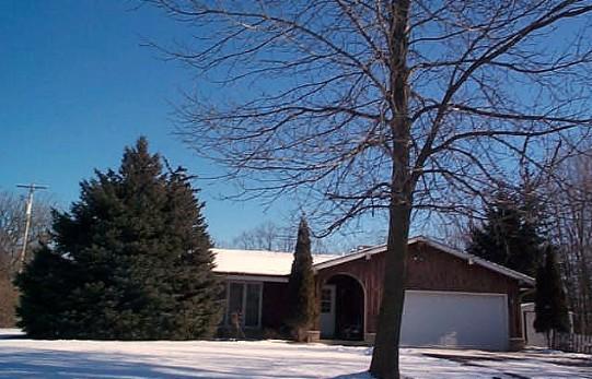 4310 S 99th St., Greenfield, WI 53228