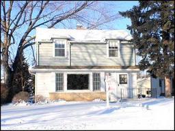 140 W Newhall Ave, Waukesha, WI 53186