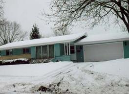 331 Debbie Dr, Waukesha, WI 53189