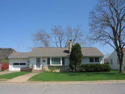 2153 Hoeschler Dr., La Crosse, WI 54601