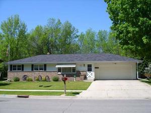 938 Sunset Dr., Plymouth, WI 53073