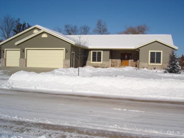 907 Pine Cone Pl., Holmen, WI 54636