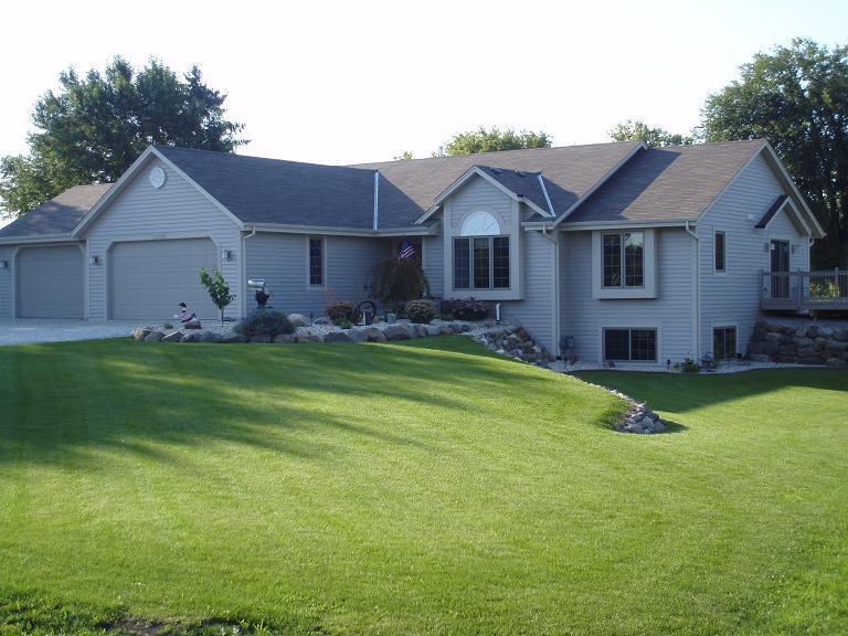 10505 7 Mile Rd., Caledonia, WI 53108