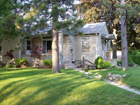 2974 S 49th St, Milwaukee, WI 53219