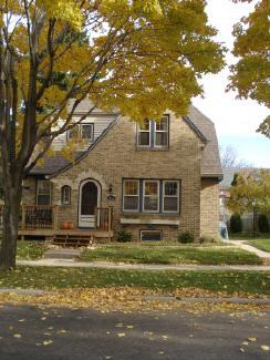 6931 W Bluemound Rd, Wauwatosa, WI 53213