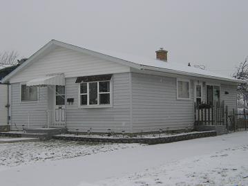 1251 S 31st St., Manitowoc, WI 54220