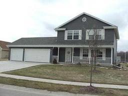 985 Bluebird Ln., Hartford, WI 53027