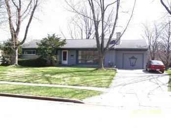 1003 Oxford Rd, Waukesha, WI 53186