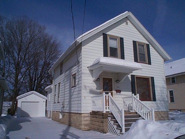 734 W College Ave., Waukesha, WI 53186