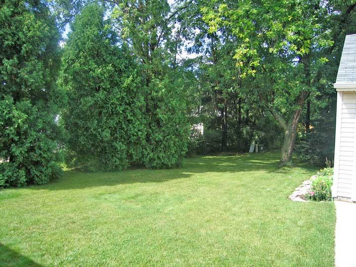 1114 Hillock Dr., Mount Pleasant, WI 53406