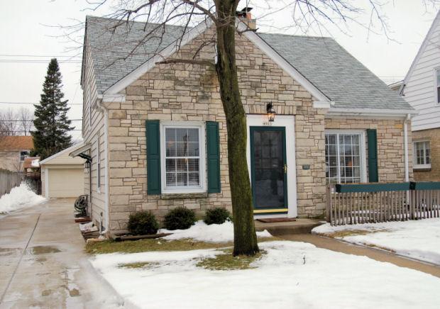4923 N Woodruff, Whitefish Bay, WI 53217