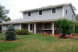 9242 S Sherwood Dr., Franklin, WI 53132