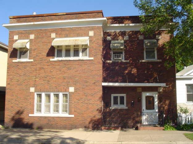 1109 S 8th St., La Crosse, WI 54601