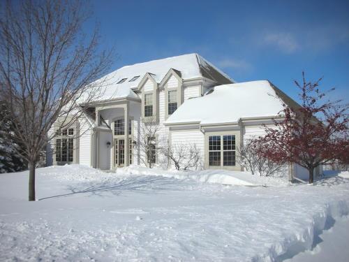 N48W17426 Thornapple Ct., Menomonee Falls, WI 53051