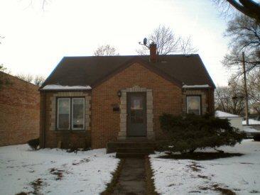 5651 N Green Bay Ave, Glendale, WI 53209