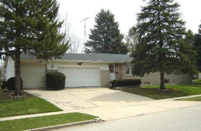 718 W Washington, Hartford, WI 53027