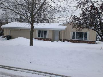 6271 W W Plz., Brown Deer, WI 53223