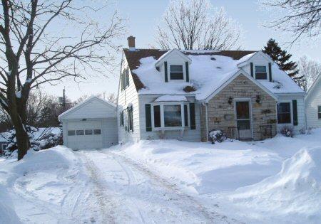 1016 Sunset Dr., West Bend, WI 53095