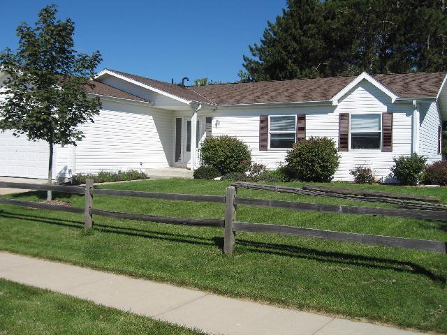 1000 E Pinecrest Ln., Elkhorn, WI 53121