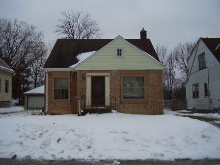 927 Glendale Ave., Glendale, WI 53209