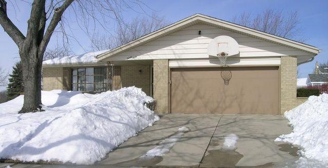 2030 E Norwood Dr., Oak Creek, WI 53154