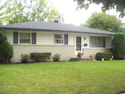 427 Debbie Dr., Waukesha, WI 53189