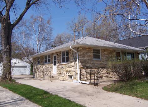 912 Milwaukee Ave., Waukesha, WI 53188