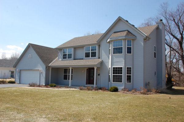 6433 N Sunny Point Rd., Glendale, WI 53217