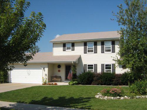 722 Oakfield St., West Bend, WI 53090