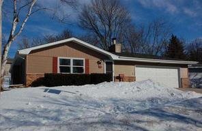 215 Jasper Ln, Waukesha, WI 53188