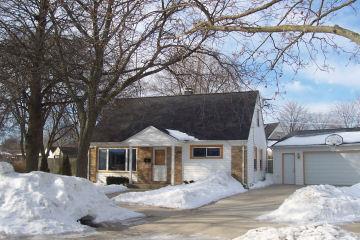 3206 Lakeview Cir., Racine, WI 53402